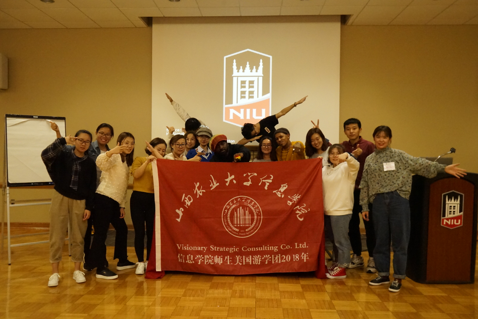 【国际交流之十月NIU】赴美游学——激情HIP-HOP，温暖教堂餐