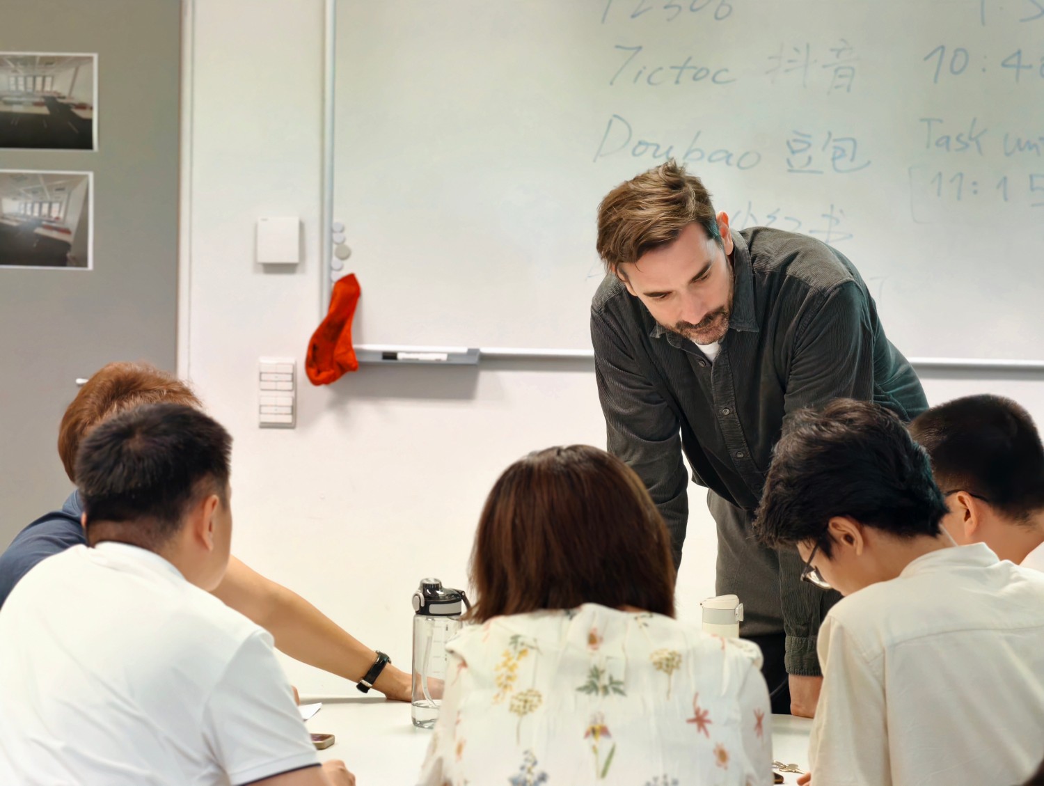 32976