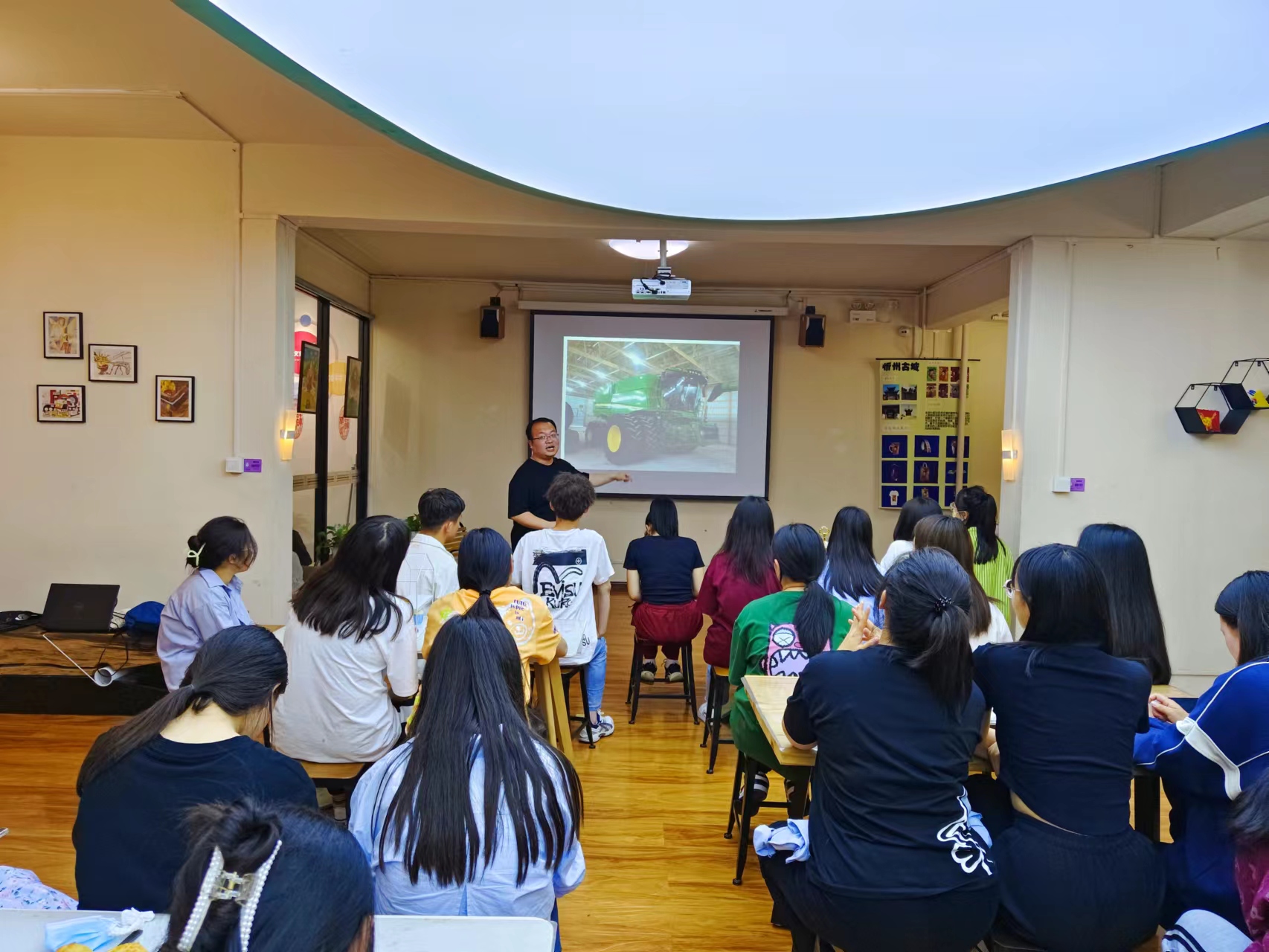 国际文化交流节——那些年，我们一起访学NIU